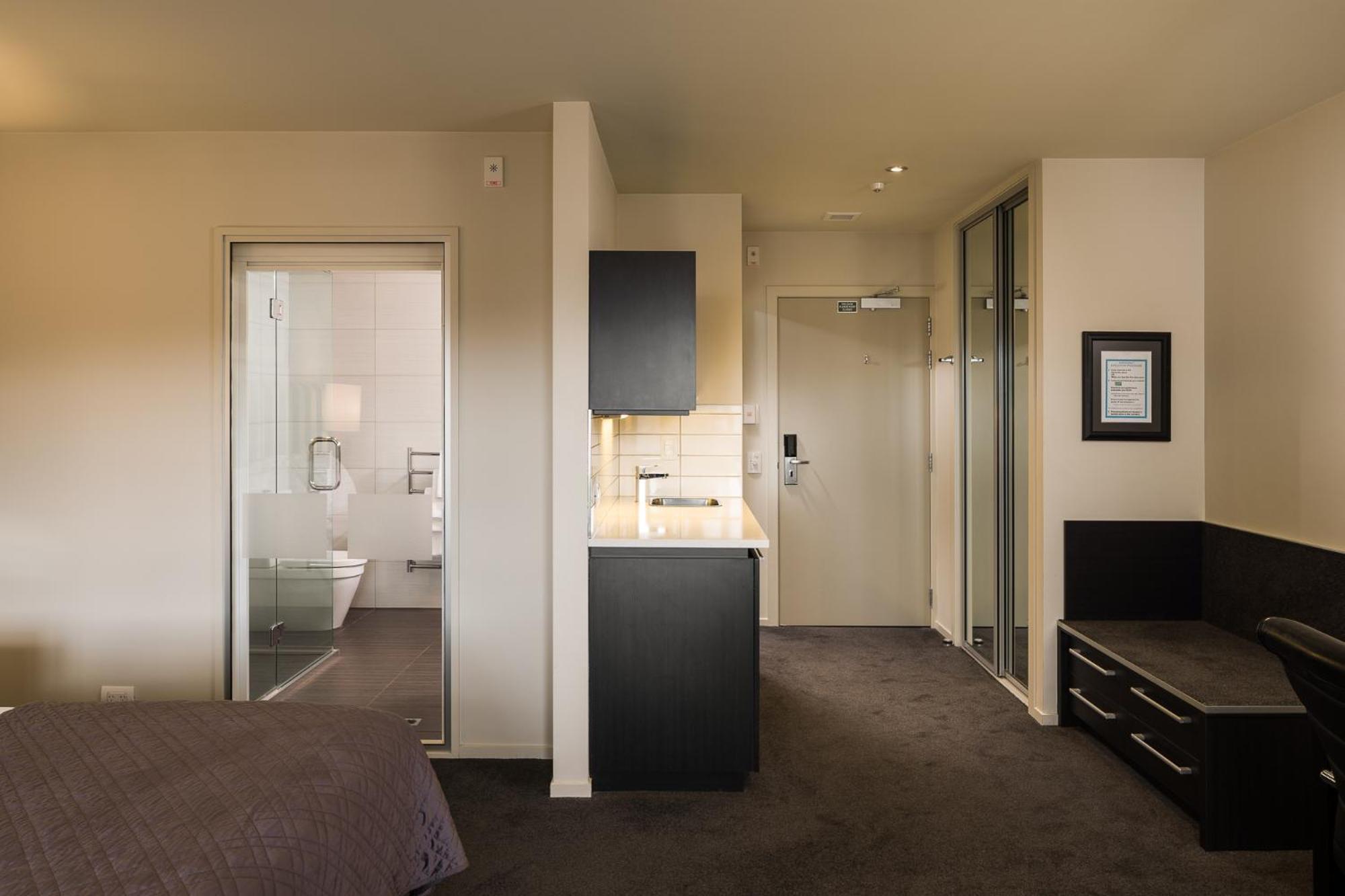Carnmore Chateau Marlborough Blenheim Exterior foto A typical studio apartment
