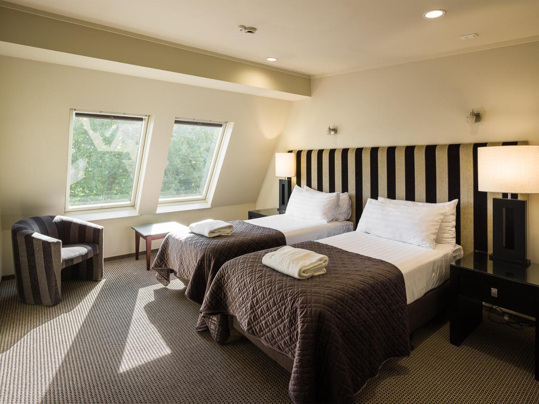 Carnmore Chateau Marlborough Blenheim Exterior foto A room at the Hotel de la Tour